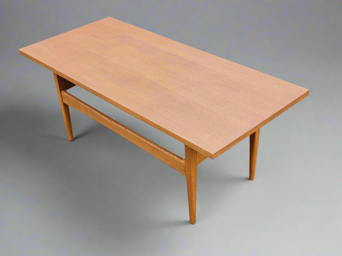 Mid-Century Oak Veneer Coffee Table – 128 x 54 cm
