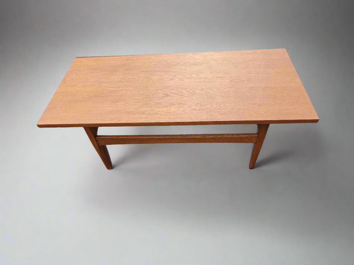 Mid-Century Oak Veneer Coffee Table – 128 x 54 cm
