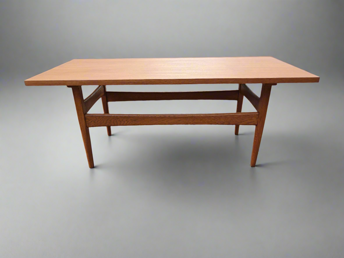 Mid-Century Oak Veneer Coffee Table – 128 x 54 cm