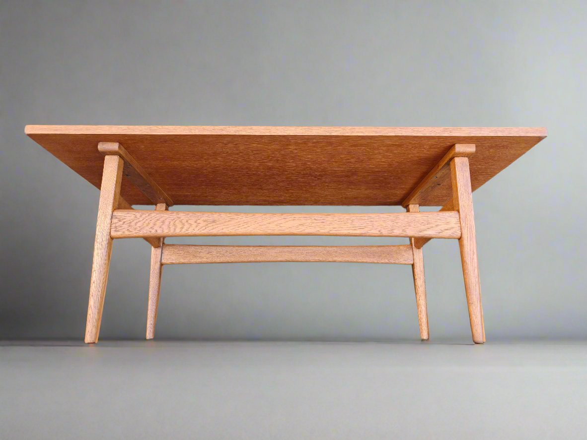 Mid-Century Oak Veneer Coffee Table – 128 x 54 cm