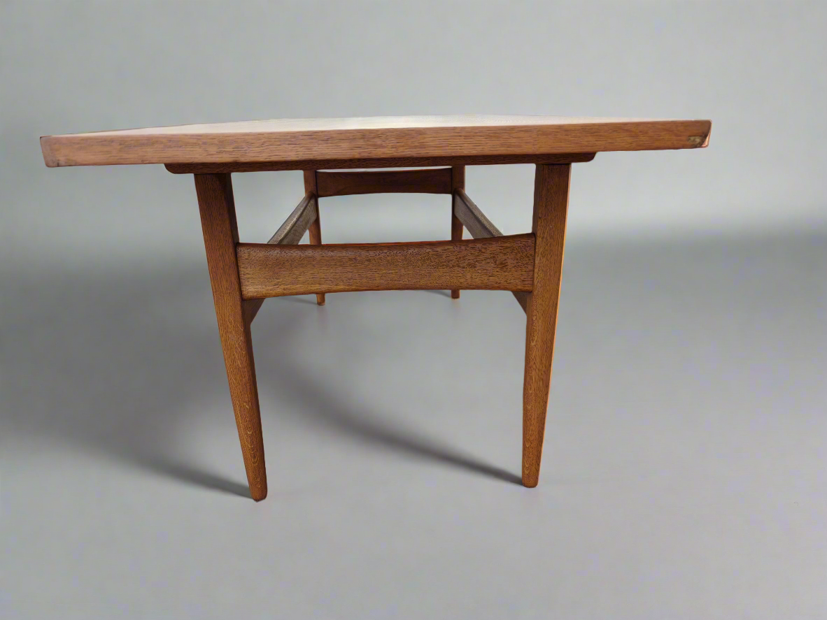 Mid-Century Oak Veneer Coffee Table – 128 x 54 cm