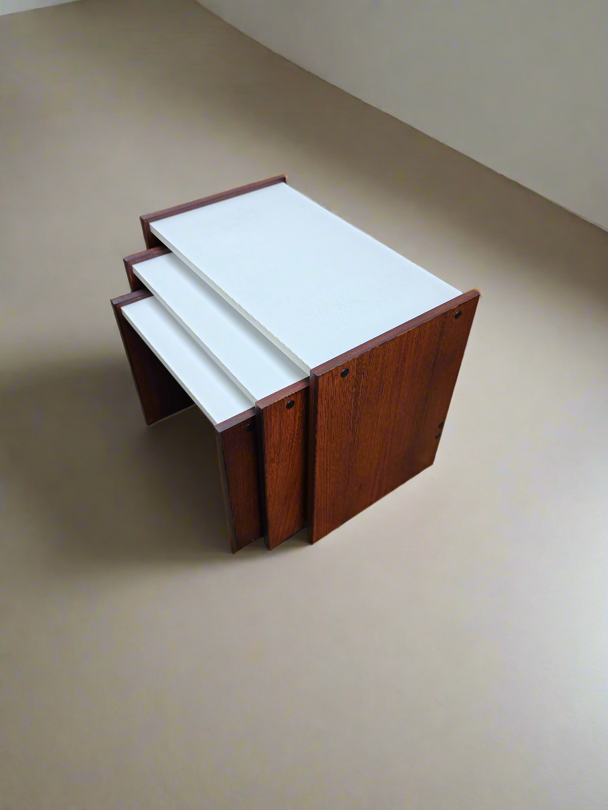 Pastoe Japanse Serie nesttafels – Cees Braakman – gerestaureerd (set van 3)