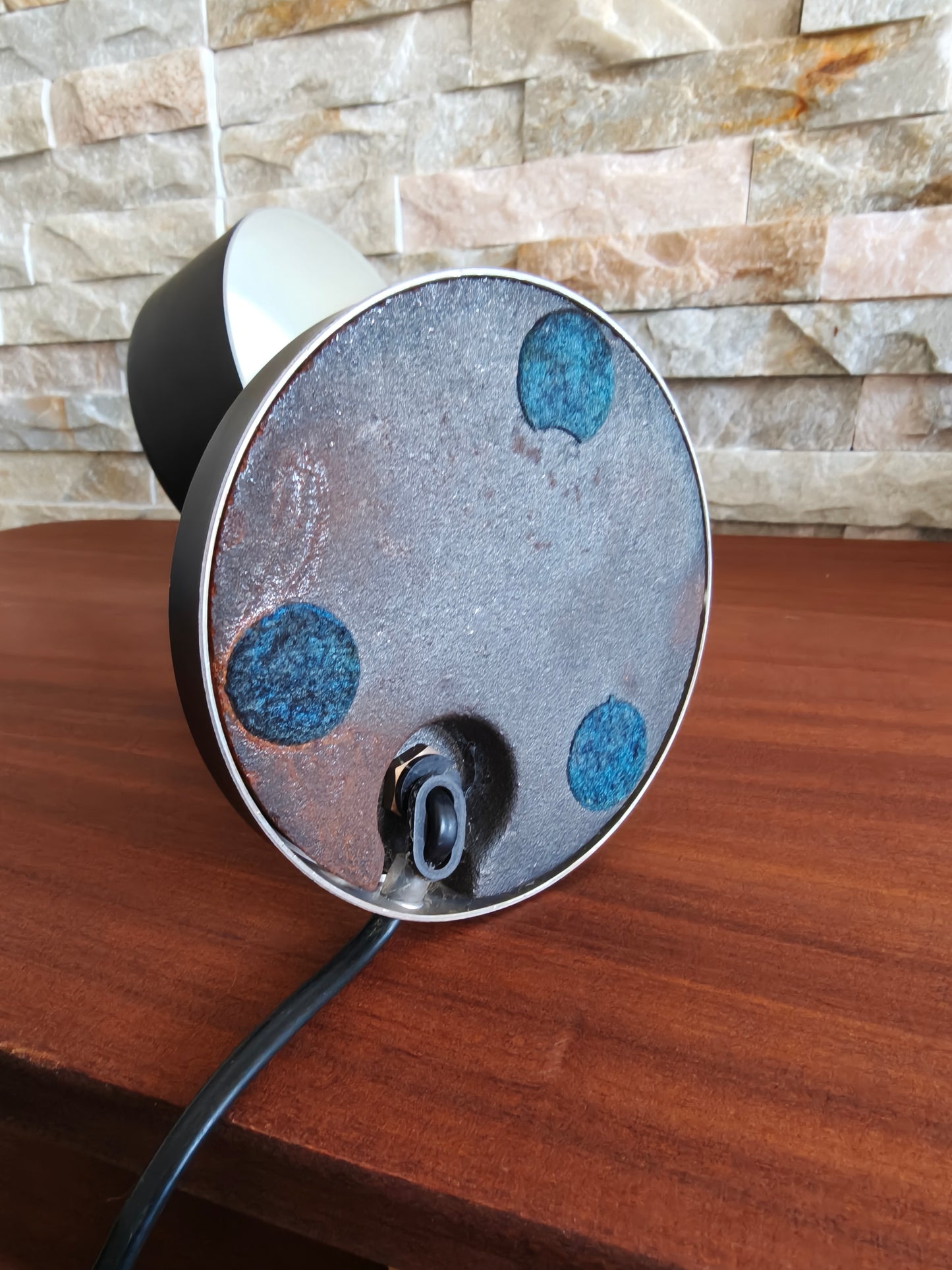 Anvia bureaulamp J.J.M. Hoogervorst – zwart met messing gooseneck (jaren '60)