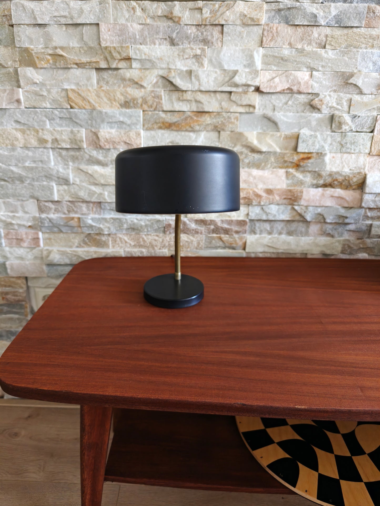 Anvia bureaulamp J.J.M. Hoogervorst – zwart met messing gooseneck (jaren '60)