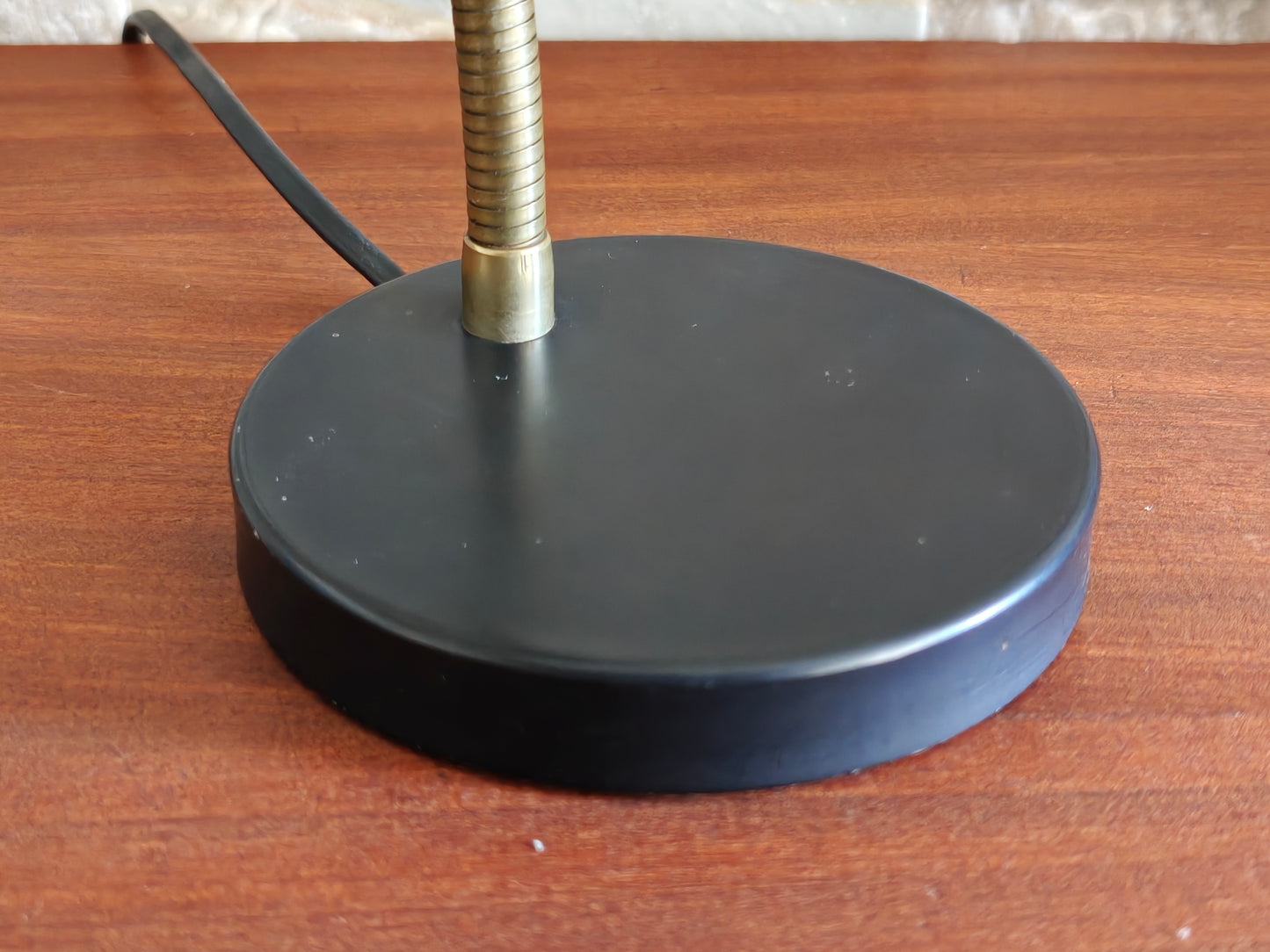 Anvia bureaulamp J.J.M. Hoogervorst – zwart met messing gooseneck (jaren '60)