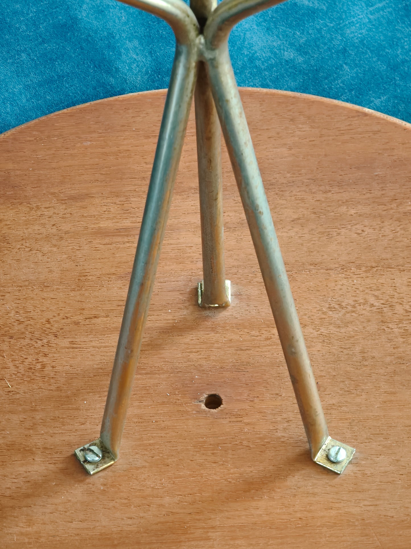 Albert Larsson Bijzettafel – Alberts Tibro, Messing & Teak, 1950s